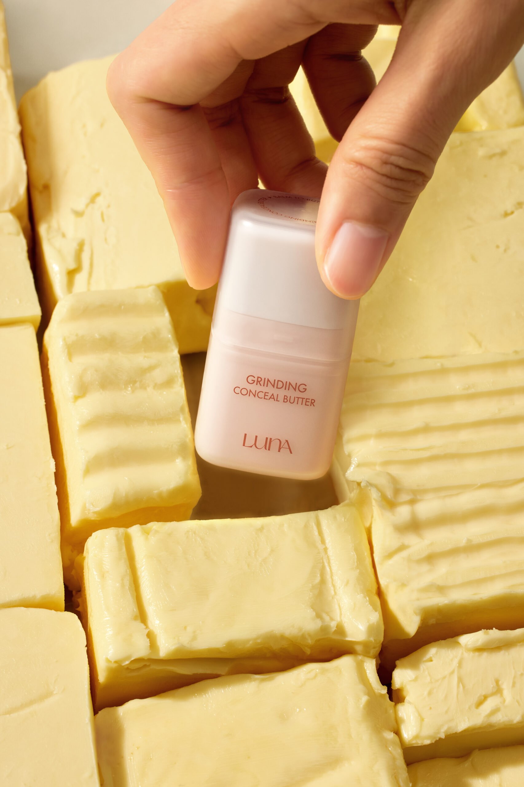 루나 그라인딩 컨실 버터
