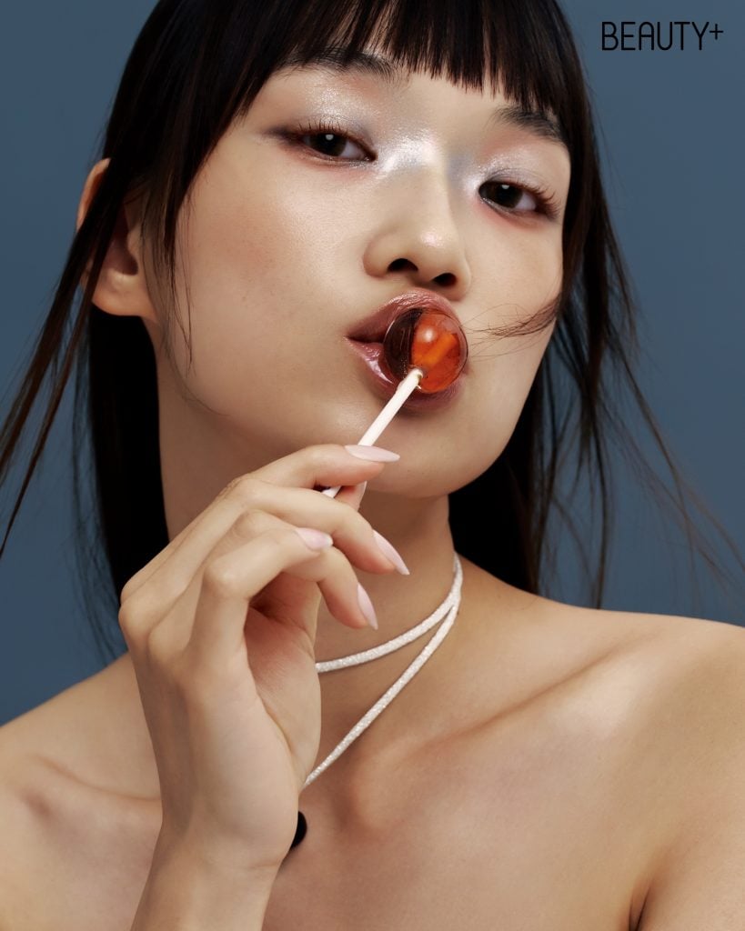 서머 나잇 메이크업 룩, METALLIC EYES