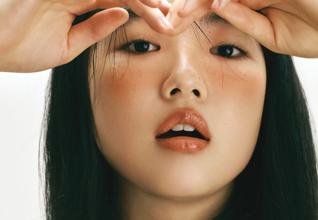 LET’S GET LOUDER – 따뜻하게 물드는 토스티 브라운 메이크업