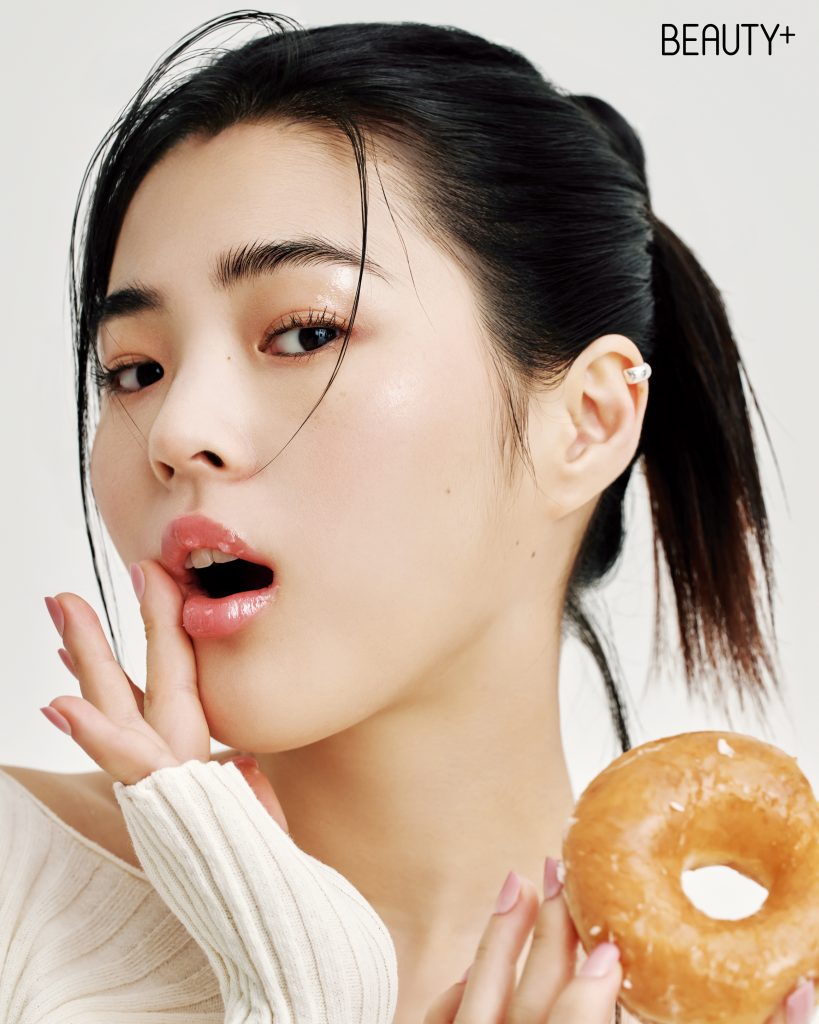 요즘 유행하는 메이크업 트렌드와 디저트를 연결한 ‘테이스티 메이크업’