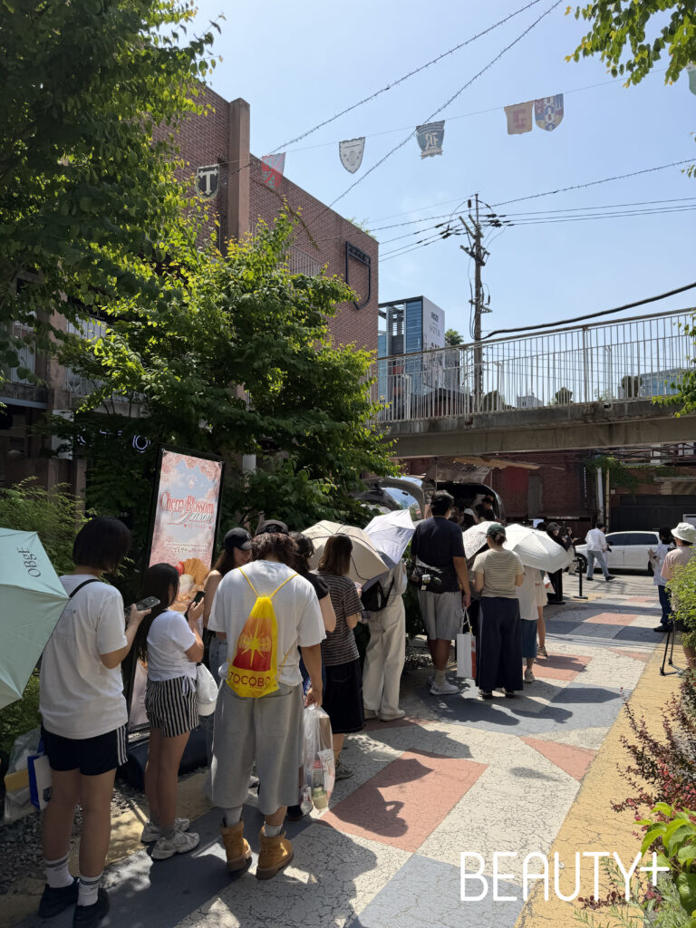 뷰티쁠 유니버스 X 미쟝센 무빙 팝업 현장 스케치